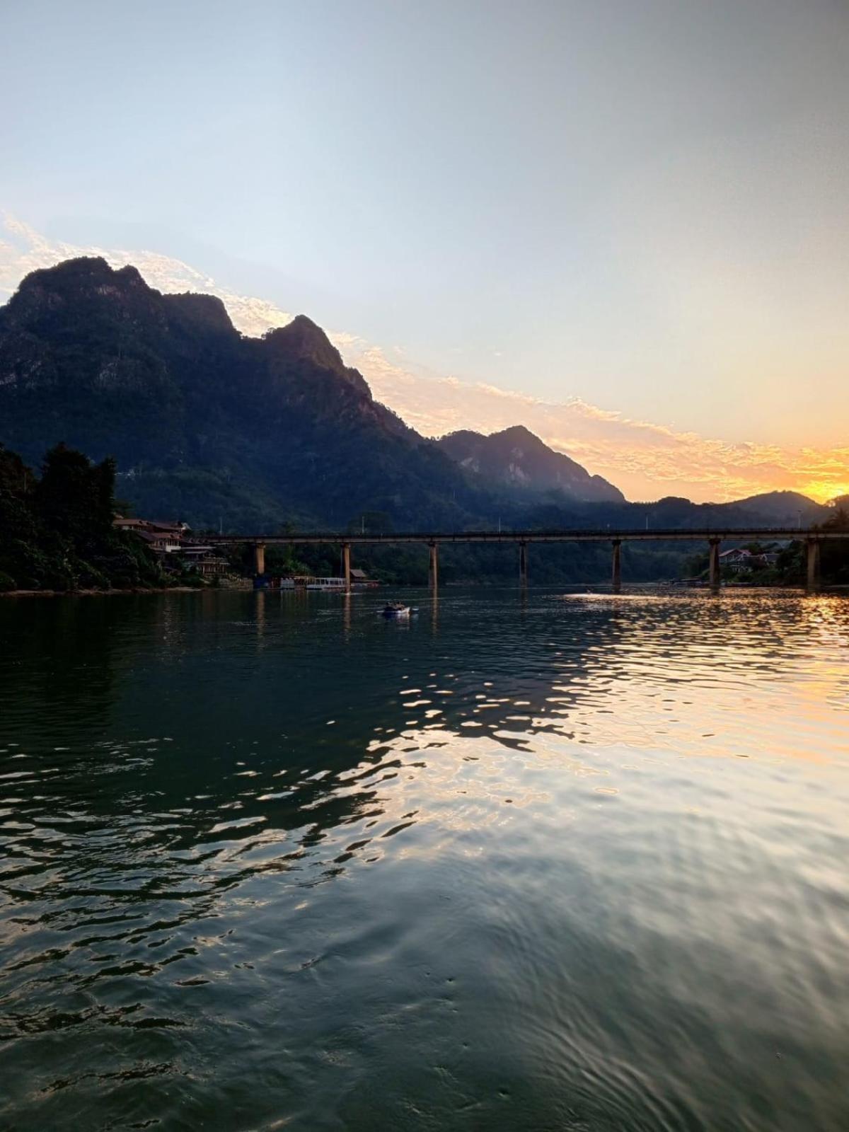 Cam U View Bungalow Hotel Nongkhiaw Kültér fotó